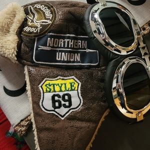 Kids aviator style hat and goggles